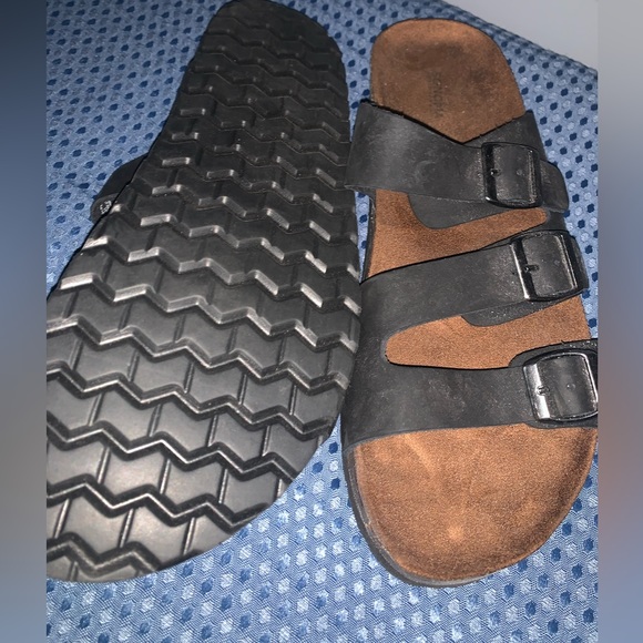 Sandals - Picture 3 of 4